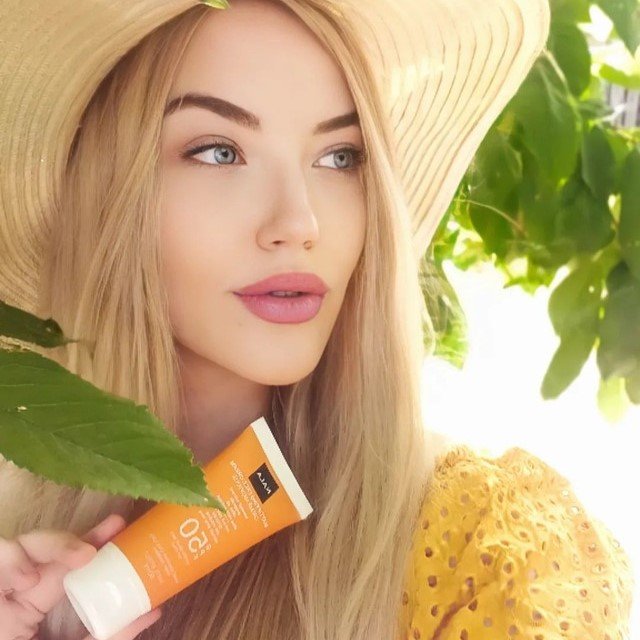 Cremă Matifiantă SPF 50 - Ten Mixt - Măceșe & Ulei Măsline